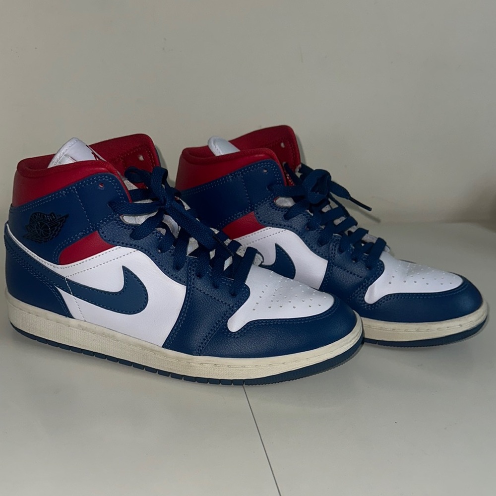 Nike Air Jordan High-Tops - Navy, Red, White